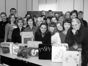 Соколова, А. Мир открывают руки / А. Соколова // Вечерняя Тюмень, - 2006. - №43